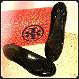✨RESERVED!!!✨@somsom Tory Burch LIKE NEW Reva Flat