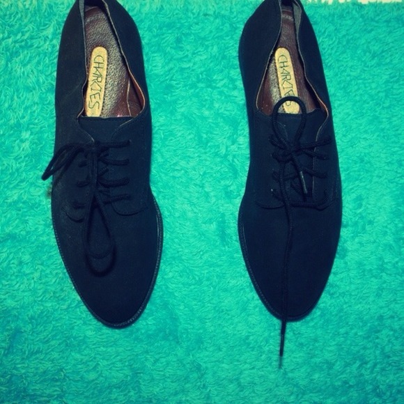 Black oxford(ish) type of shoe