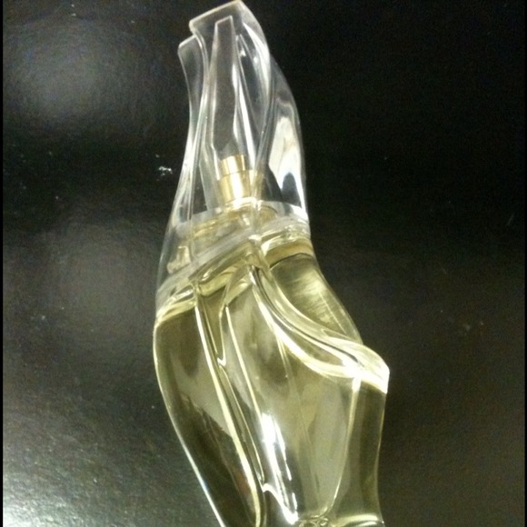 ** New Price** Donna Karan Cashmere Mist 3.4 fl oz