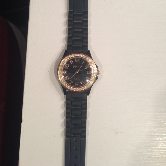 (Geneva) Knock off Michael Kors watch - Picture 2 of 4