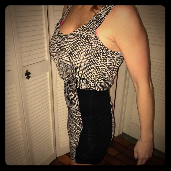 Cute Boutique dress - Picture 1 of 4