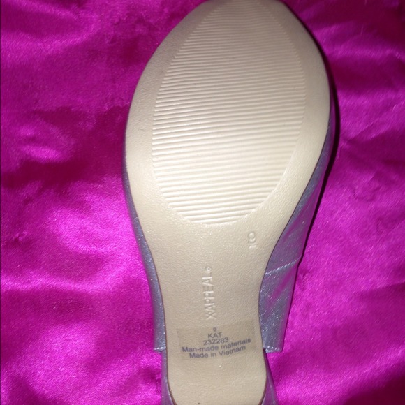Shiny silver pumps - Picture 4 of 4