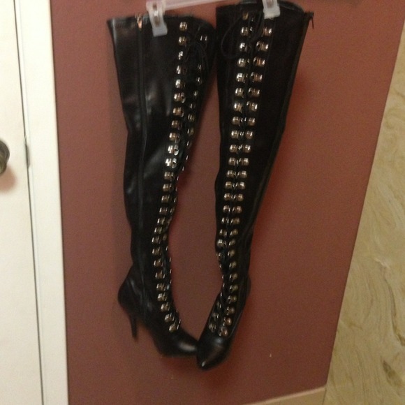 ⛔SOLD⛔Pleaser thigh high boots. NWOT - Picture 2 of 4