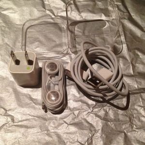 TRADED*** iPhone 4, 4gs charger and earphones