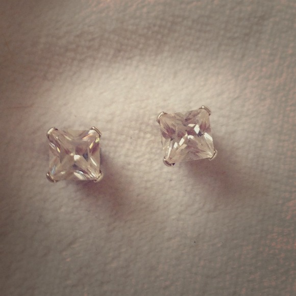 Sterling Silver for Sensitive Ears Diamond Studs.