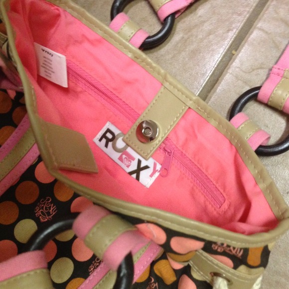 BRAND NEW Roxy Bag - Picture 2 of 4