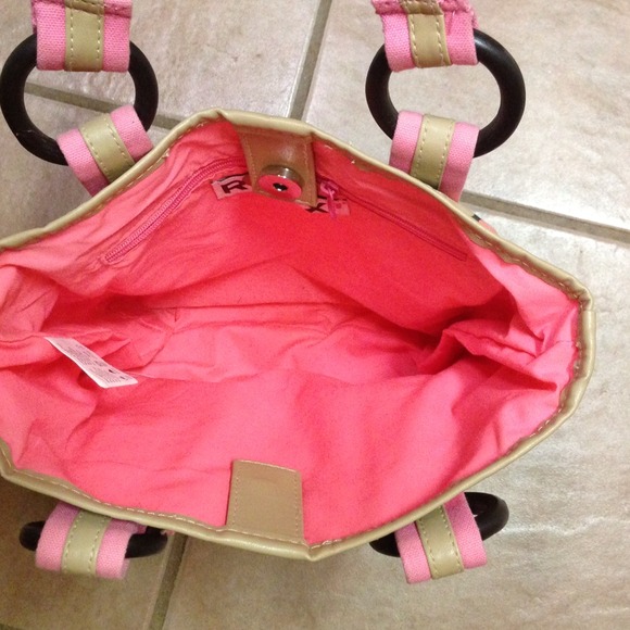 BRAND NEW Roxy Bag - Picture 3 of 4
