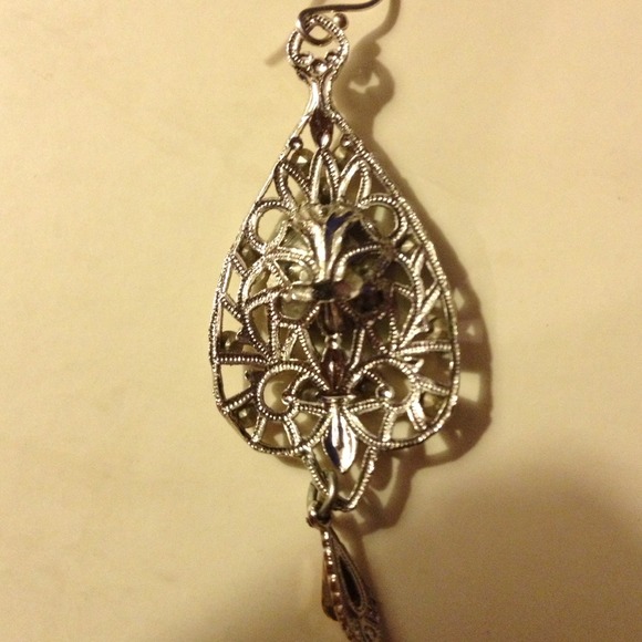 Earrings ( I have 2 identical pair) - Picture 3 of 7