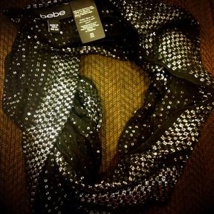 ⛔Bundled⛔BEBE Black & White Scarfs w/ Silver Seq