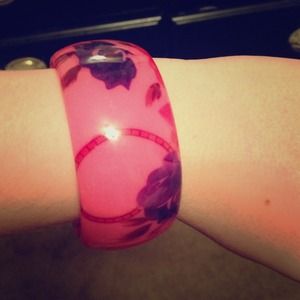 Floral coral bracelet