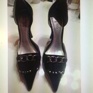 ✂Reduced✂ BCBG Paris blk leather Chain Pumps 36.5