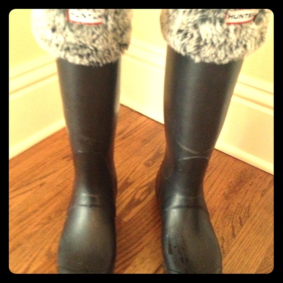 Hunter Boots - Hunter Wellies  in black with cuff socks size 9