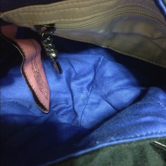 Juicy Couture Cross body Bag - Picture 3 of 3