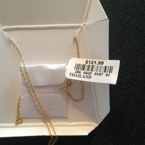 18k diamond accent REDUCED - Picture 2 of 2