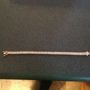 18k diamond accent tennis bracelet