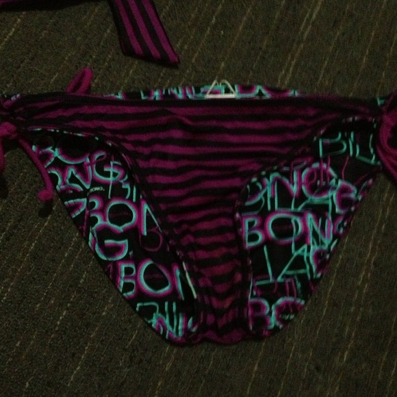 Bikini - Picture 2 of 2