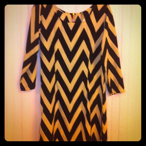 Dresses & Skirts - Black & Taupe Chevron Tunic/Dress