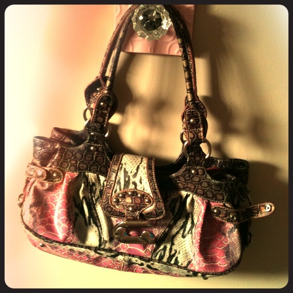 *Like new* Guess purse!