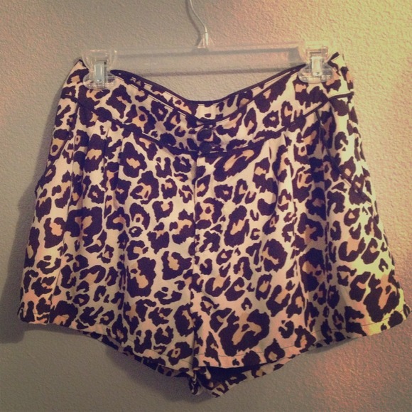 H&M Pants - H&M cheeta print shorts