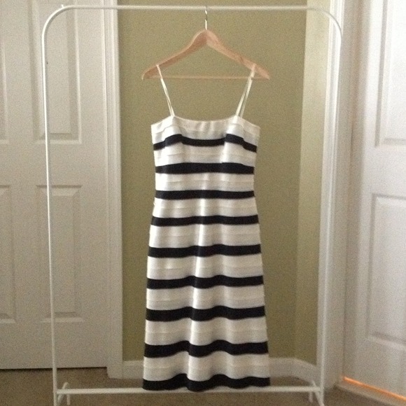 BCBG MAXAZRIA Black & White Satin Tea Length dress