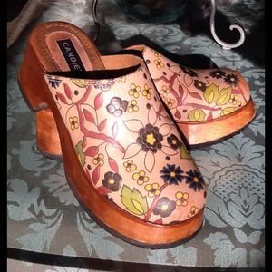 Retro Floral Clogs
