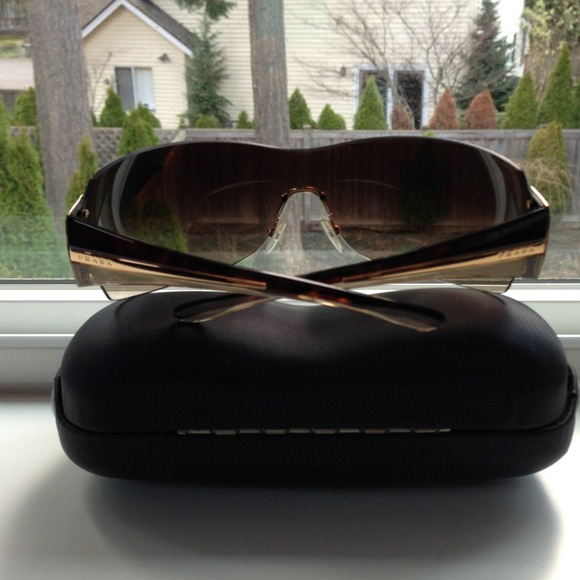 Authentic Prada sunglasses - Picture 2 of 4