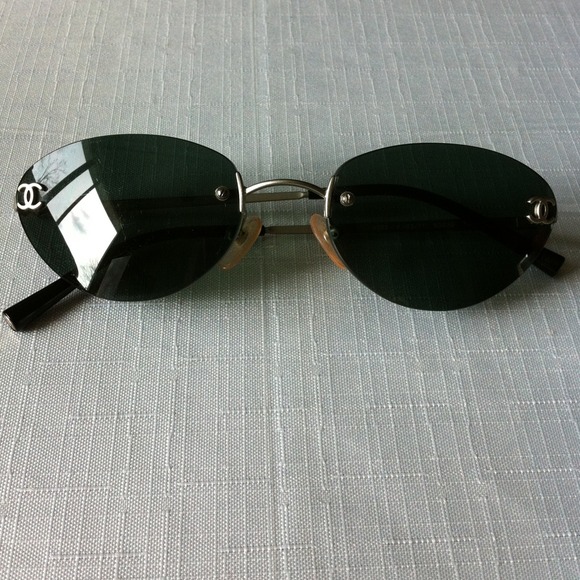 Authentic Used CHANEL Rimless frame sunglasses