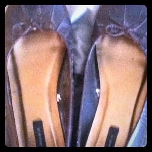 I'm selling dress shoes