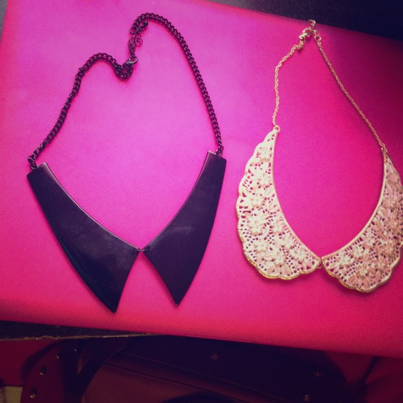 Collar necklace