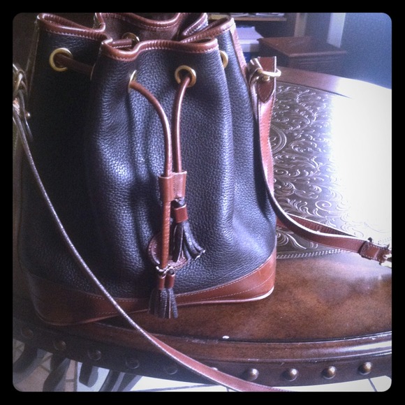 Dooney & Bourke Handbags - Gorgeous vintage Dooney & Bourke leather crossbody