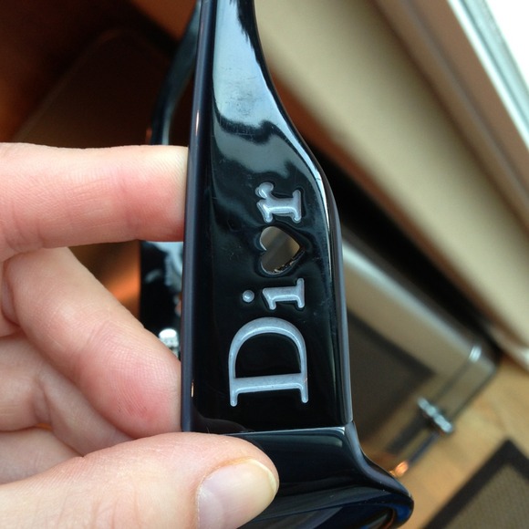 >>>>>****SOLD*****<<<<< Dior sungalsses - Picture 3 of 4