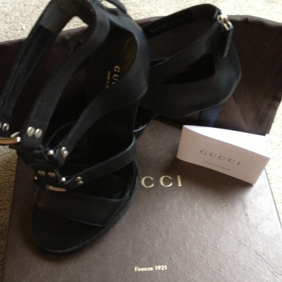 Brand New Gucci Leather Heels! - Picture 2 of 4