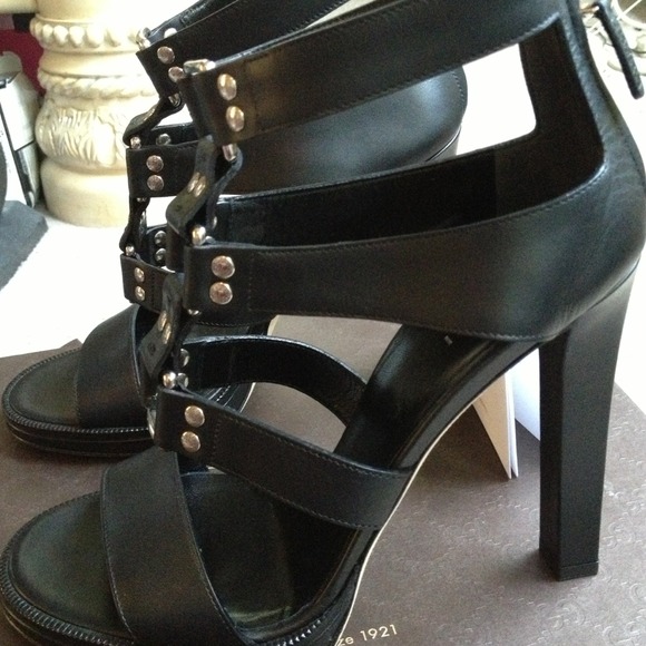 Brand New Gucci Leather Heels! - Picture 4 of 4
