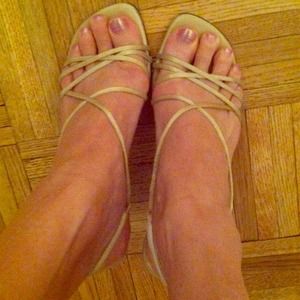 Stuart Weitzman size 8 gold sandals 3.5" heels