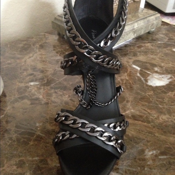 🎀SOLD🎀 Pour La Victoire Sandal