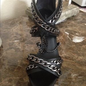 🎀SOLD🎀 Pour La Victoire Sandal