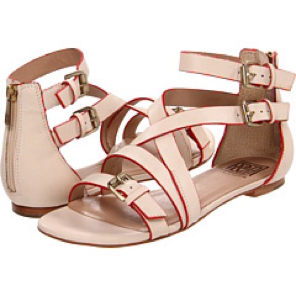 🌻🌻Pour La Victoire Bryn Sandal🌻🌻