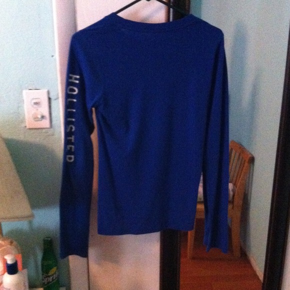 Blue hollister shirt - Picture 2 of 2