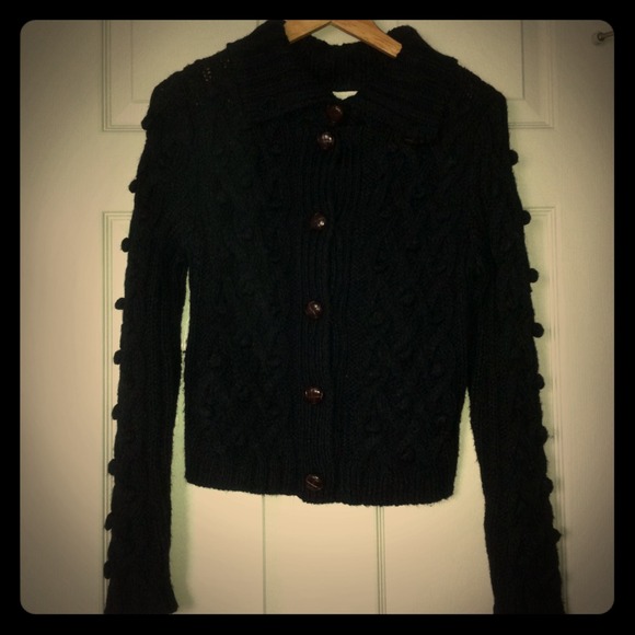 OLIVE & OAK BLACK SWEATER
