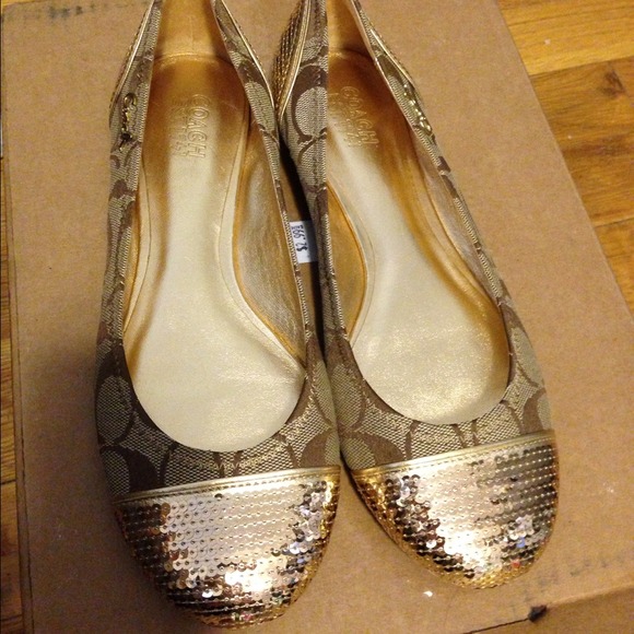 NEW Coach Shine ballet flat ⭐