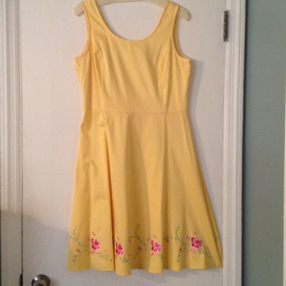 Spring scoop neck dress