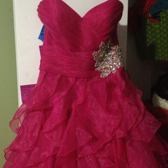 Beautiful fuchsia ball gown style prom dress. - Picture 2 of 3