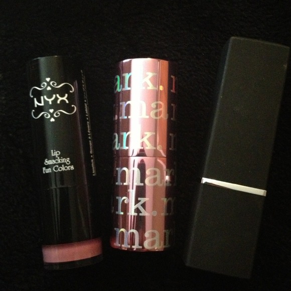 💢SOLD💢 Makeup bundle!! - Picture 3 of 4