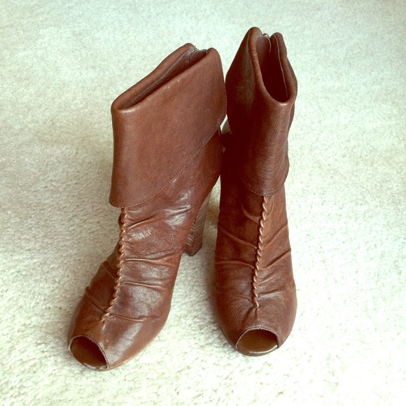 Fifi & Elvis Boots - Fifi & Elvis open toe leather shoe