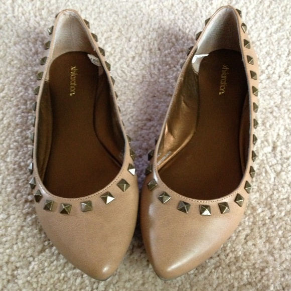❤❤SOLD❤❤Xhilaration brown flats - Picture 1 of 4