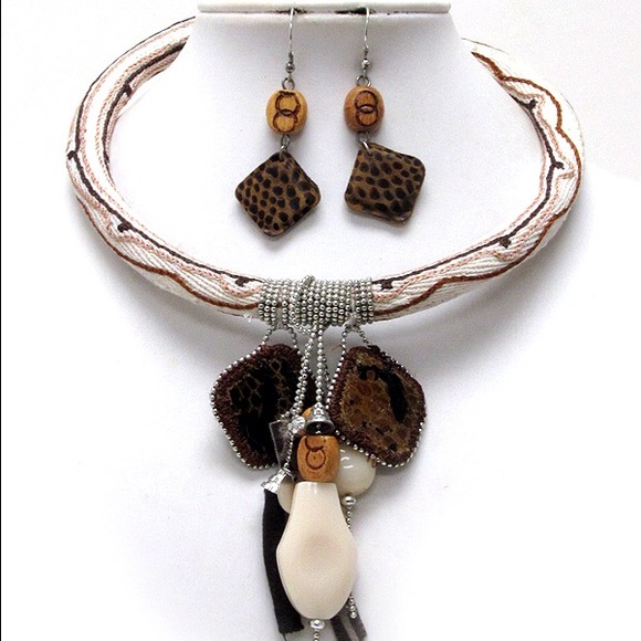 Brown & white set