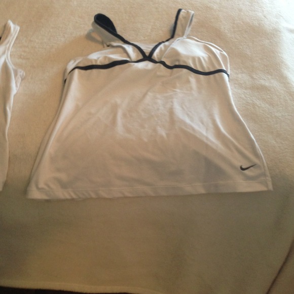 Nike large tennis tops!!