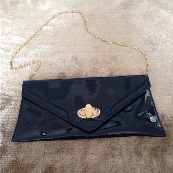 Urban Expressions navy patent clutch!