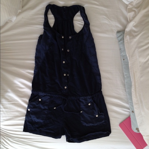 Navy blue romber with raceback