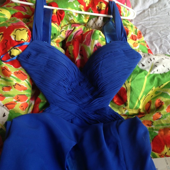 BRAND NEW NEVER WORN FAVIANA FORMAL/PROM DRESS - Picture 2 of 4